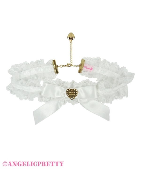 Lace Heart Charm Choker - White - Click Image to Close