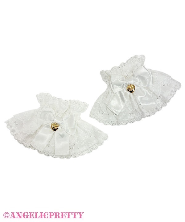 Sentimental Heart Lace Wristcuffs - White x White